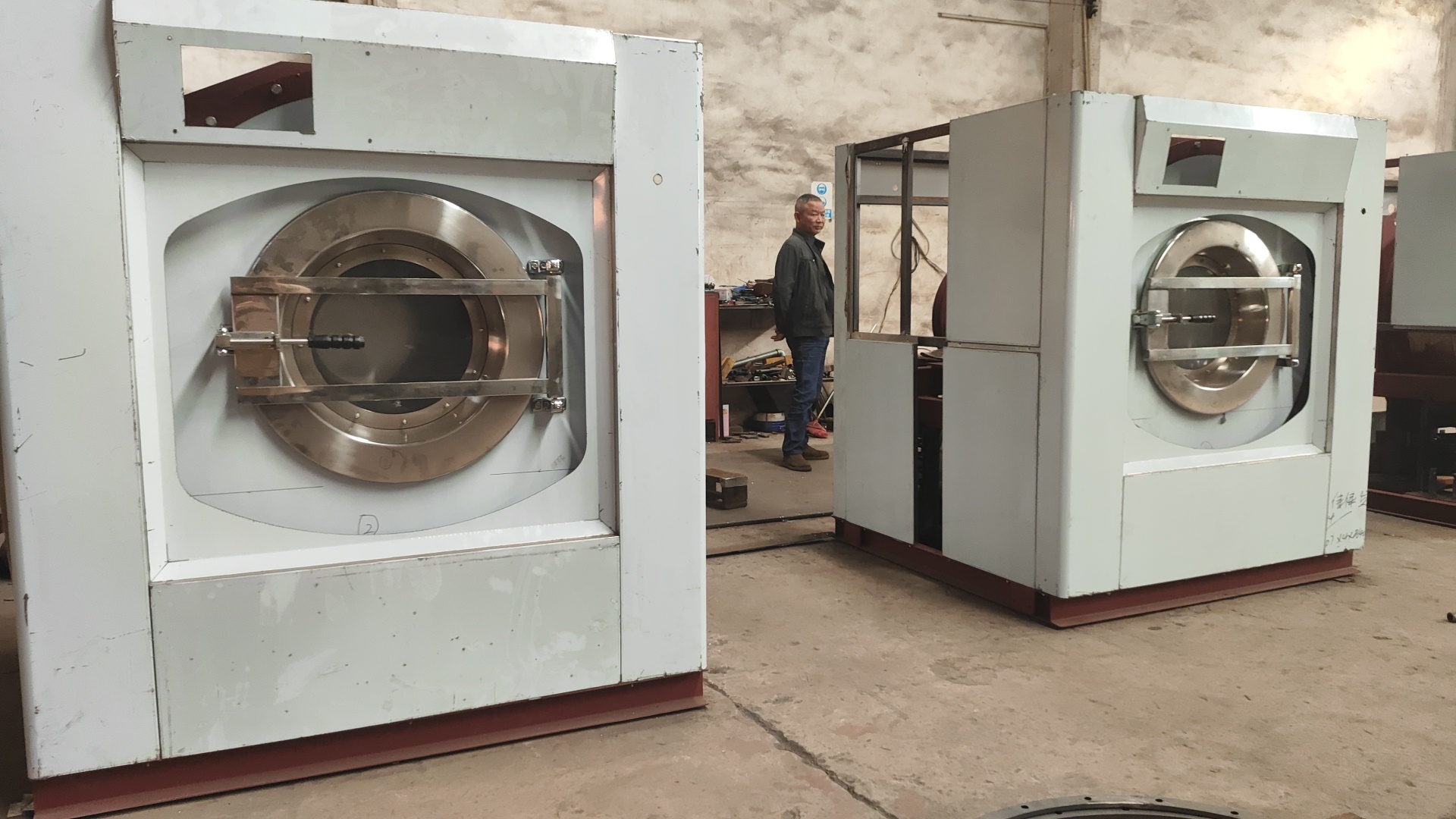 
百家知名企業(yè)與大型干洗店的選擇：珠江工業(yè)全自動(dòng)洗衣機(jī)憑什么獲得信賴？
